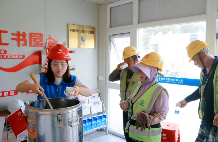 长春市轨道交通5号线举办“路桥人文情 解暑有‘凉’方”主题活动